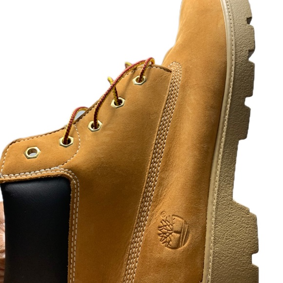 Timberland boots size 6.5 in Boys fits 8.5 in women - Picture 8 of 8